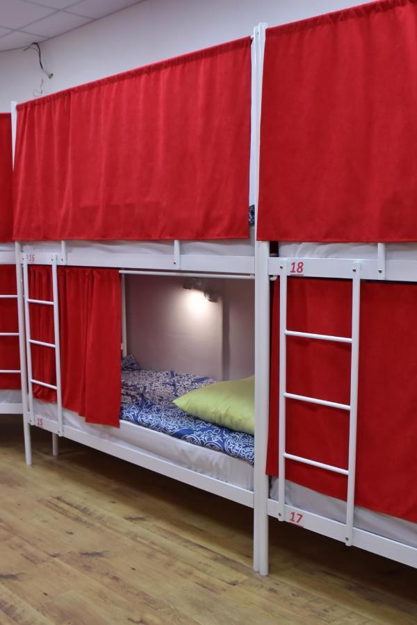 Hostel 777 Darnitsa Kiev Buitenkant foto