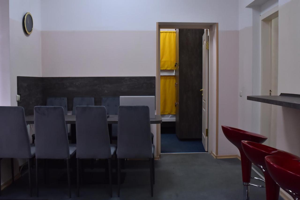Hostel 777 Darnitsa Kiev Buitenkant foto